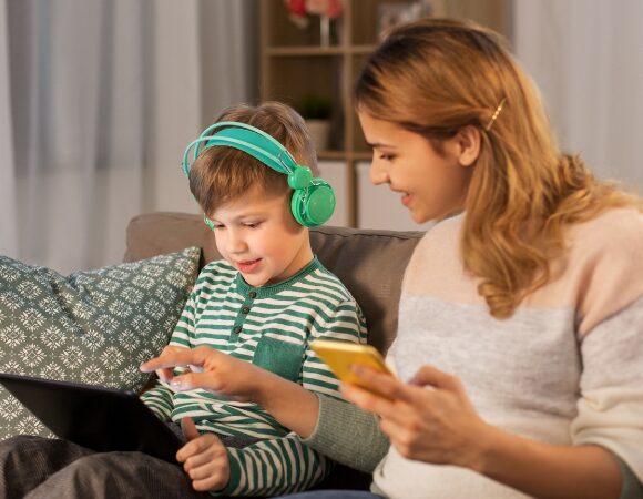 Mediensucht bei Kindern und Jugendlichen – was können Eltern tun? Mediensucht bei Kindern und Jugendlichen – was können Eltern tun?